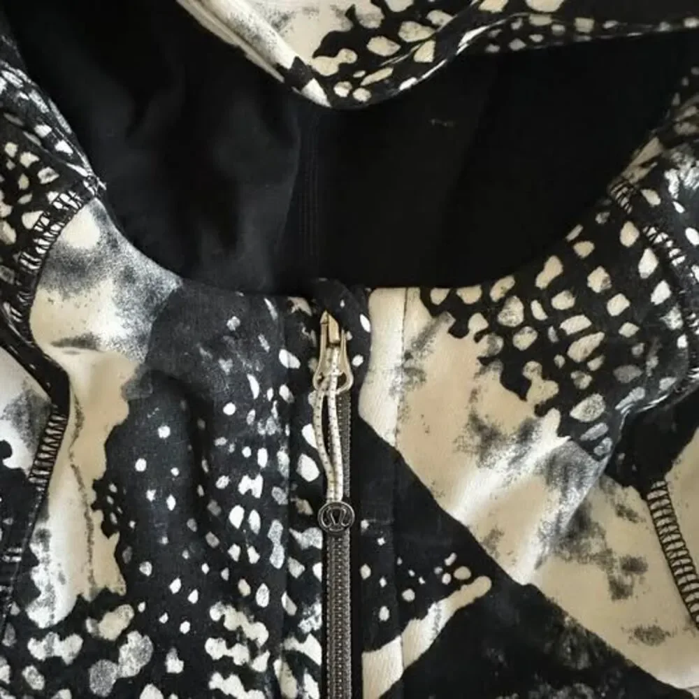 Lululemon Scuba Hoodie Size 4 Black and White Pattern